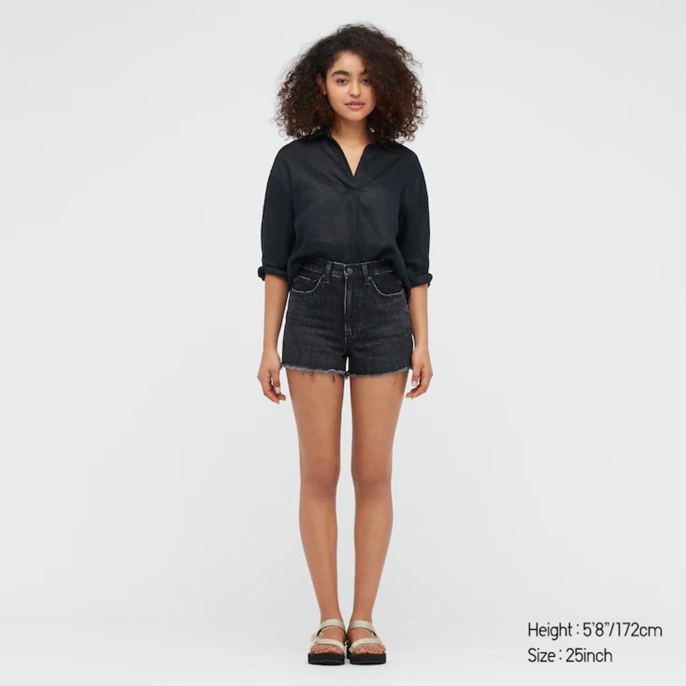 NEW WITH TAGS Uniqlo Black High-Rise Denim Shorts Distressed Black